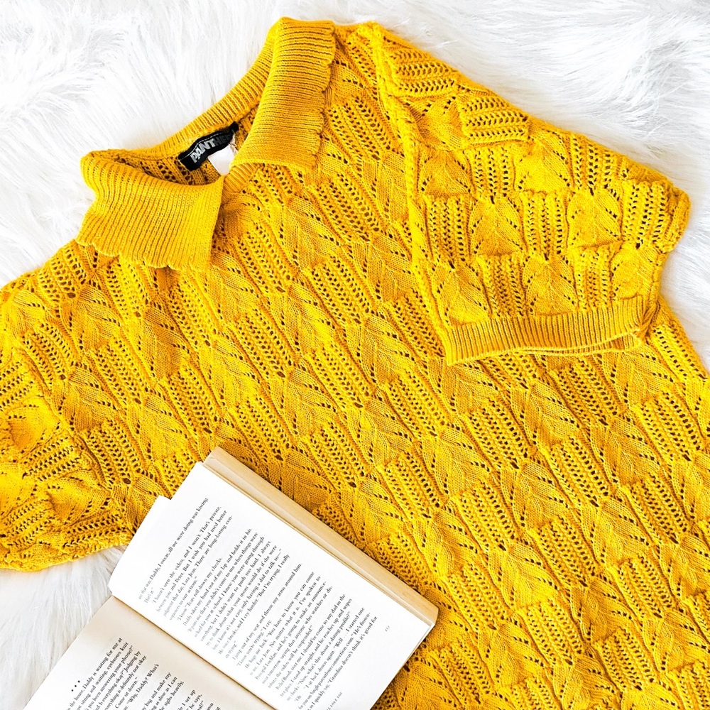 Vintage crochet collared Sweater